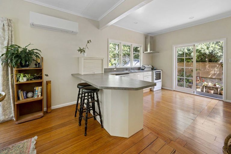 Photo of property in 20 Thompson Road, Bluff Hill, Napier, 4110