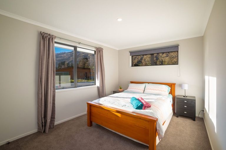 Photo of property in 10 Lakefield Close, Kingston, Athol, 9793