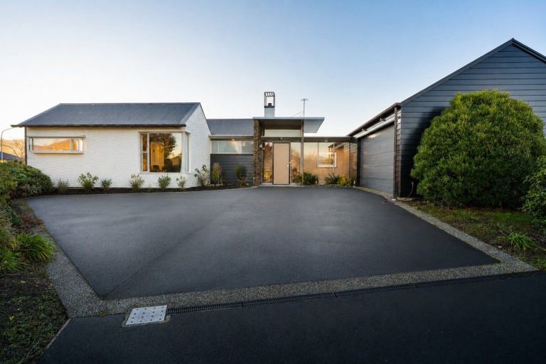 Photo of property in 3 Sunninghurst Drive, Fairfield, Dunedin, 9018