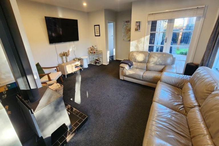 Photo of property in 90 Retreat Road, Avonside, Christchurch, 8061