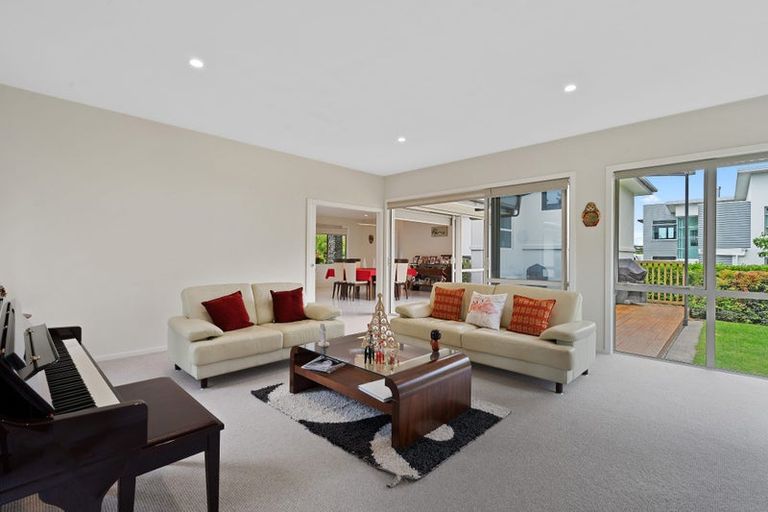 Photo of property in 4 William Street, Highlands Park, New Plymouth, 4312