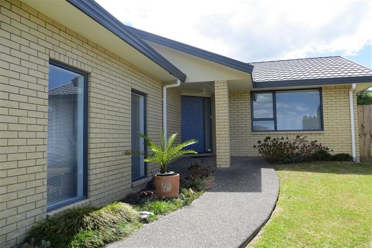 Photo of property in 28 Coventry Way, Long Bay, Auckland, 0630