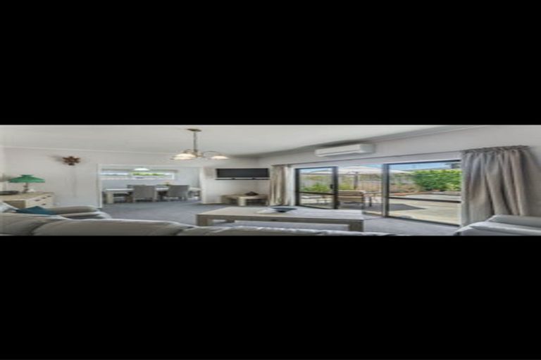 Photo of property in 30 Saddleback Rise, Murrays Bay, Auckland, 0630