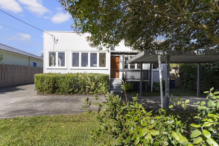 Photo of property in 34 Dakota Avenue, Beach Haven, Auckland, 0626