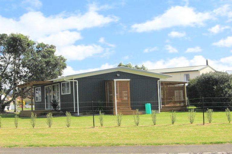 Photo of property in 10 Arthur Street, Whitianga, 3510