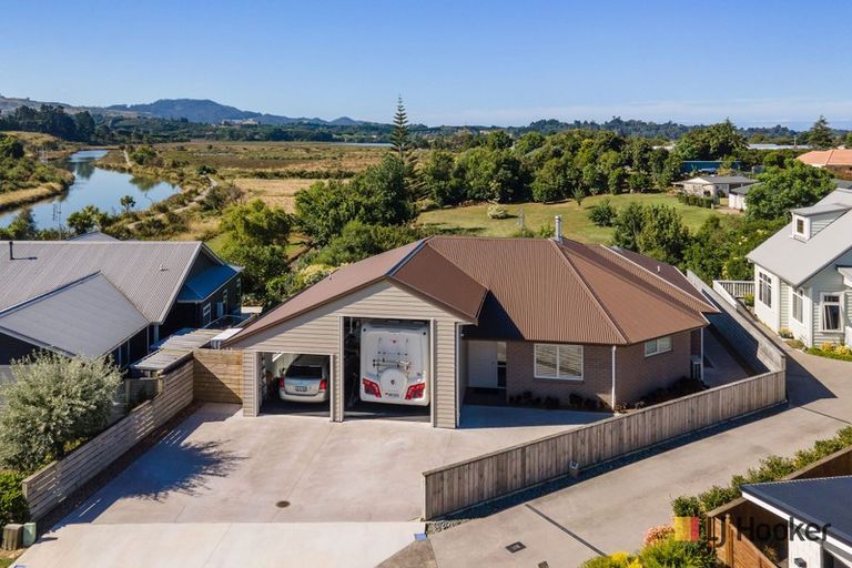 Photo of property in 38 Noble Johnston Drive, Katikati, 3129