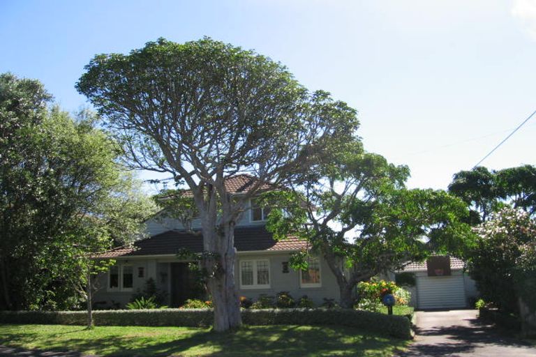 Photo of property in 8 Muritai Road, Milford, Auckland, 0620