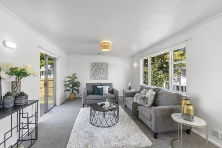 Photo of property in 22 Richard Grove, Stokes Valley, Lower Hutt, 5019