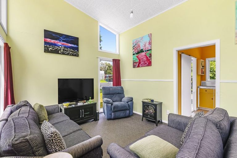 Photo of property in 41 Queens Road, Waikanae Beach, Waikanae, 5036
