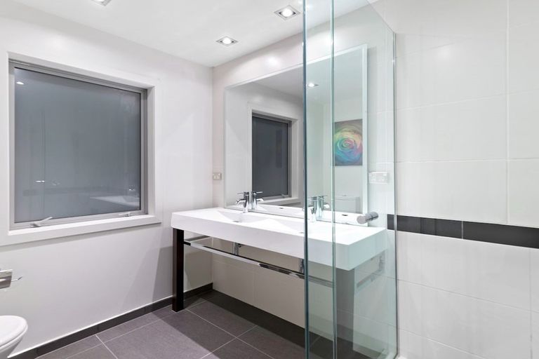 Photo of property in 6 Chandler Lane, Fernhill, Queenstown, 9300