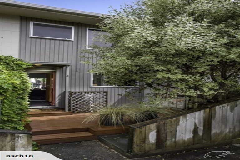 Photo of property in 4/42 Sheridan Drive, New Lynn, Auckland, 0600