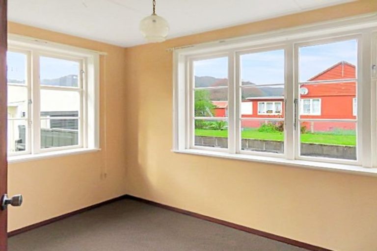 Photo of property in 114 Reynolds Street, Taita, Lower Hutt, 5011