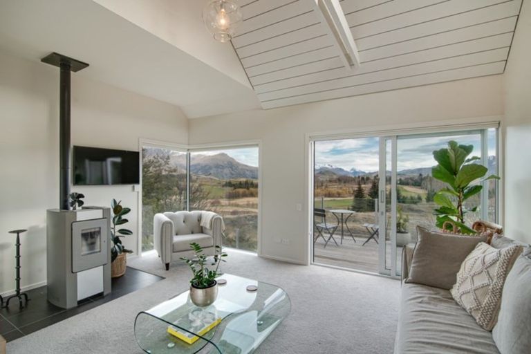 Photo of property in 15 Shaw Street, Arrowtown, 9302