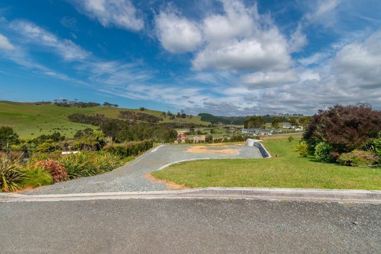 Photo of property in 13 Lori Lane, Coopers Beach, 0420