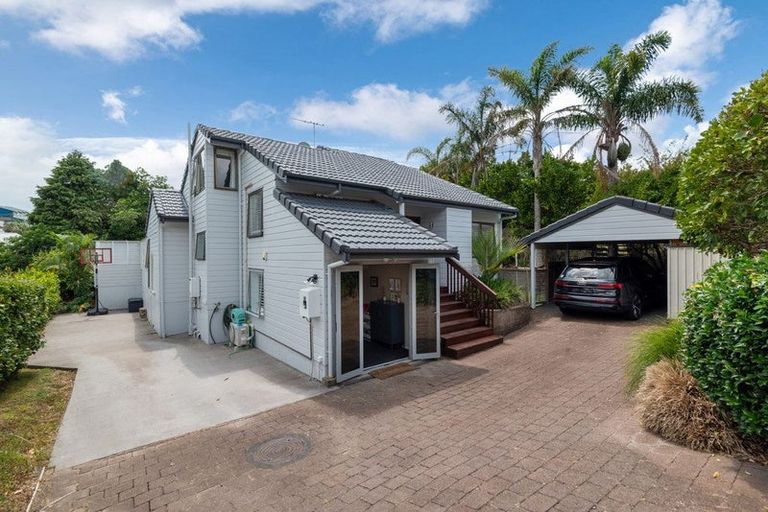 Photo of property in 1/15 Hart Road, Hauraki, Auckland, 0622