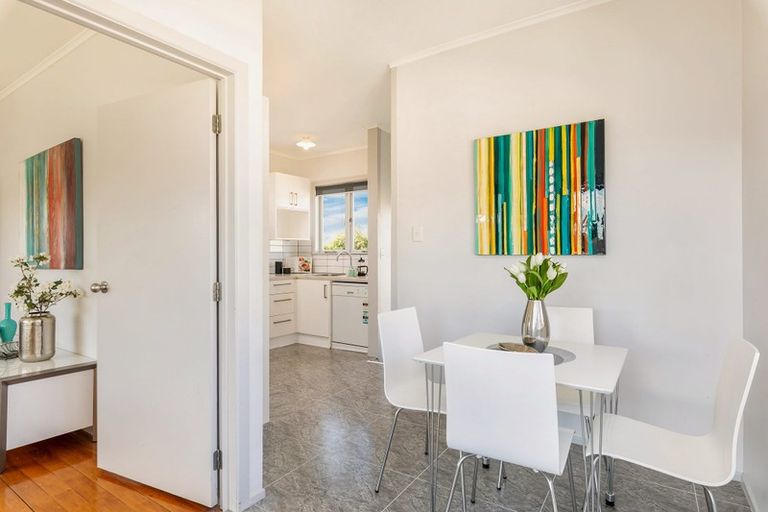 Photo of property in 4040 Great North Road, Glen Eden, Auckland, 0602