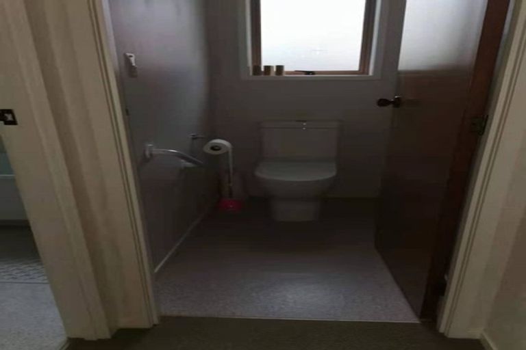 Photo of property in 2/6 Philson Terrace, Browns Bay, Auckland, 0630