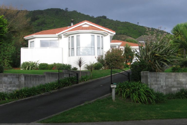 Photo of property in 81 Huia Street, Waikanae, 5036