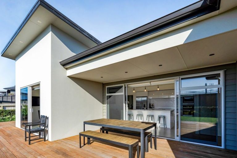 Photo of property in 24 Kotare Drive, Waiwhakaiho, New Plymouth, 4312