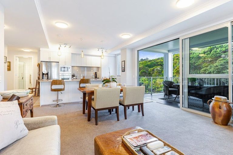 Photo of property in 142 Eaves Bush Parade, Orewa, 0931