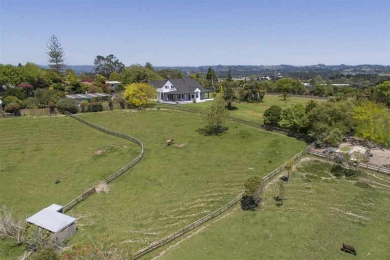 Photo of property in 296 Old North Road, Kumeu, 0892