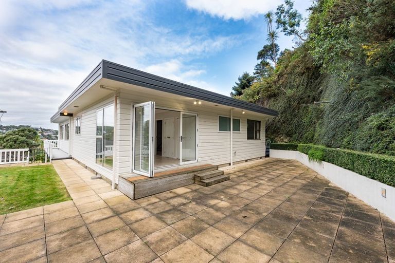 Photo of property in 14 Govind Grove, Ngaio, Wellington, 6035