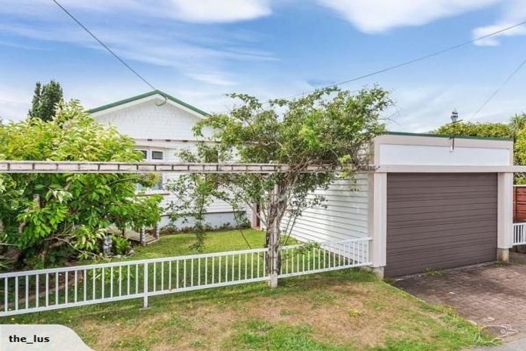 Photo of property in 67 Friend Street, Karori, Wellington, 6012