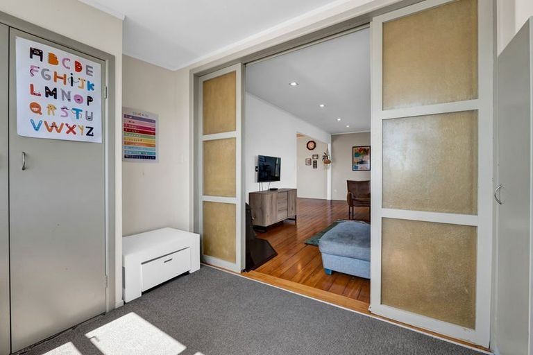 Photo of property in 22 Downe Street, New Plymouth, 4310