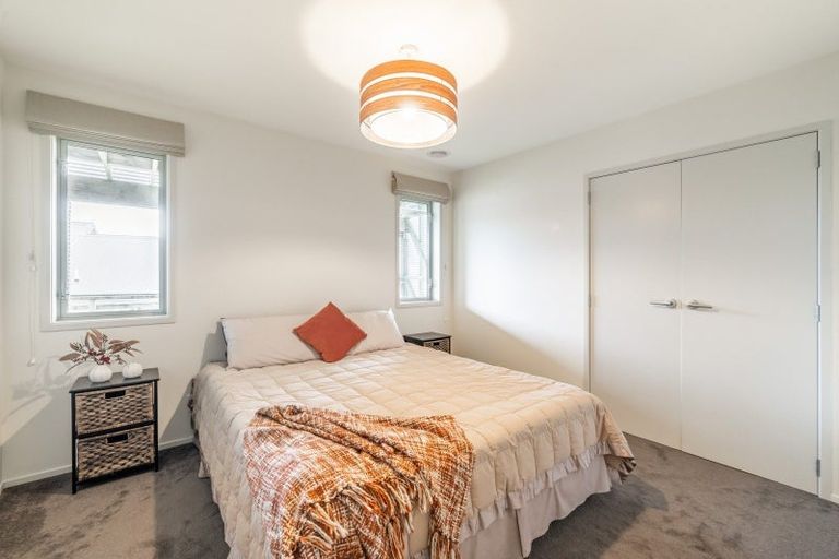 Photo of property in 10 Hollyford Place, Aotea, Porirua, 5024