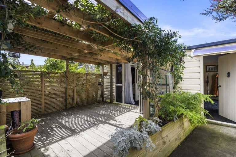 Photo of property in 11 Second Avenue, Glenbrook, Waiuku, 2681