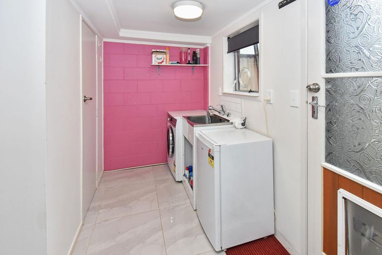 Photo of property in 1a Sikkim Crescent, Clover Park, Auckland, 2019