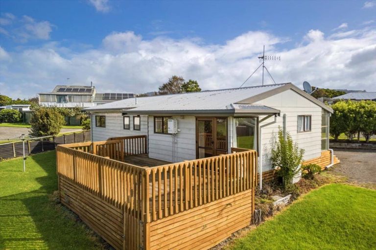 Photo of property in 54 Atuaroa Avenue, Te Puke, 3119