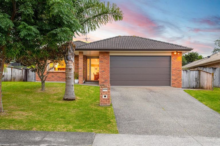 Photo of property in 64 Ruze Vida Drive, Massey, Auckland, 0614