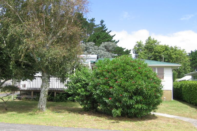 Photo of property in 32 Melba Street, Beach Haven, Auckland, 0626