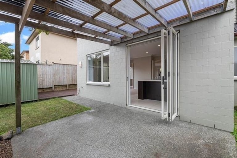 Photo of property in 6 Karson Place, Flat Bush, Auckland, 2016