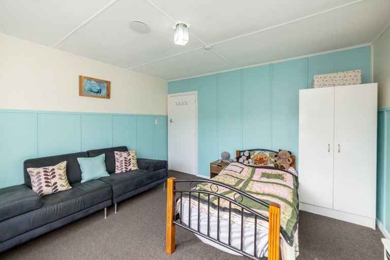 Photo of property in 22 Brandon Street, Featherston, 5710