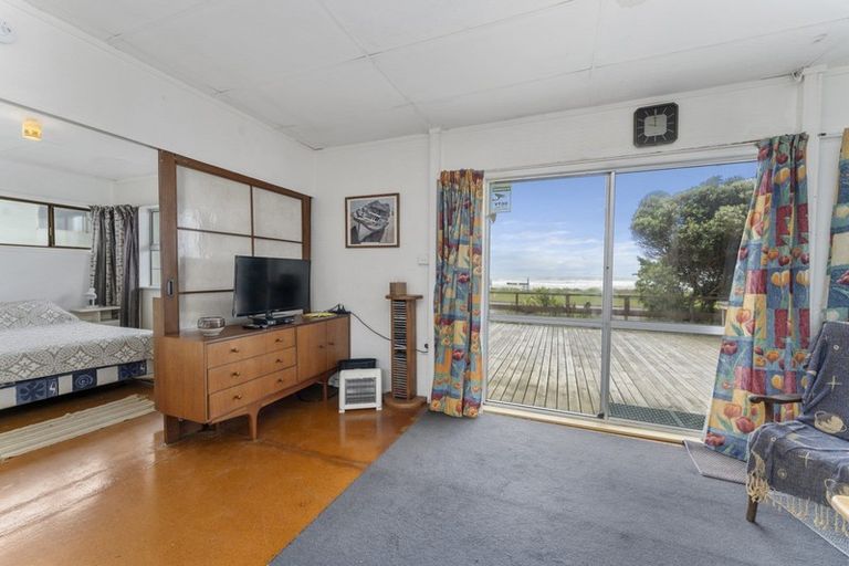 Photo of property in 224 Marine Parade, Otaki Beach, Otaki, 5512