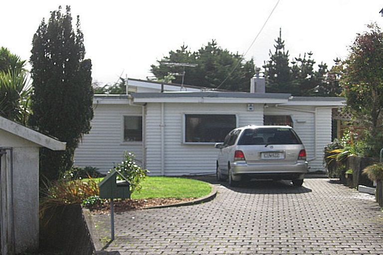 Photo of property in 8 Brydon Way, Paparangi, Wellington, 6037