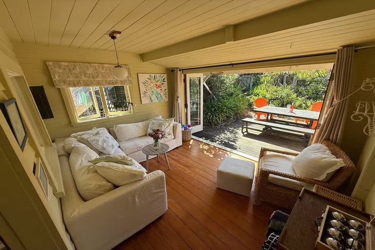 Photo of property in 59 Tutere Street, Waikanae Beach, Waikanae, 5036