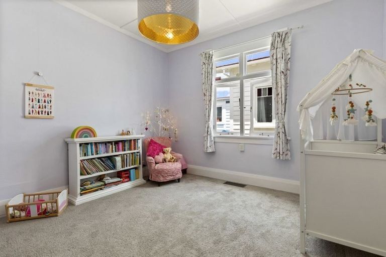 Photo of property in 13 Aramoana Avenue, Devonport, Auckland, 0624