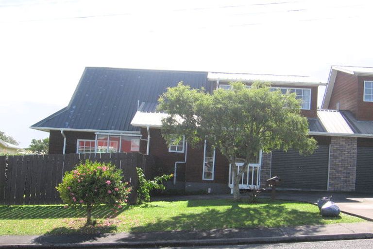 Photo of property in 54 Evans Road, Glen Eden, Auckland, 0602