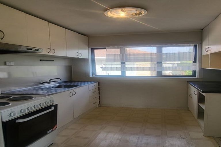 Photo of property in 13 Rogers Road, Manurewa, Auckland, 2102