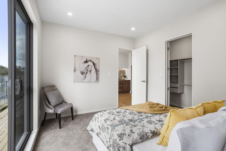 Photo of property in 1/15d Verran Road, Birkenhead, Auckland, 0626