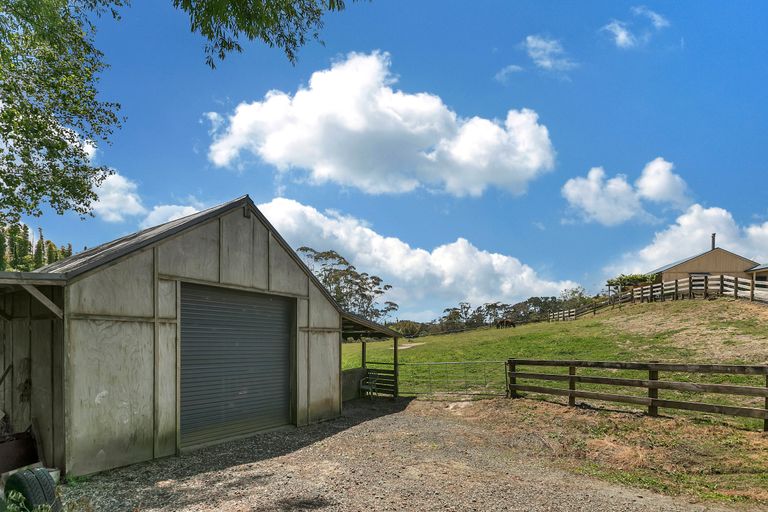 Photo of property in 11 Pineview Lane, Helensville, 0875
