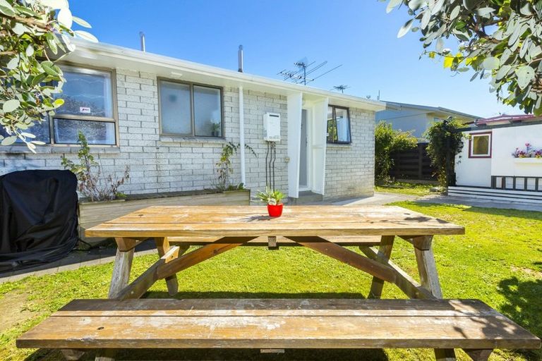 Photo of property in 9b Kansas Grove, Totara Park, Upper Hutt, 5018