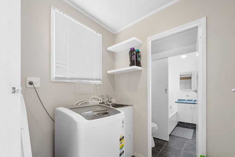 Photo of property in 19 Halswell Crescent, Westbrook, Palmerston North, 4412