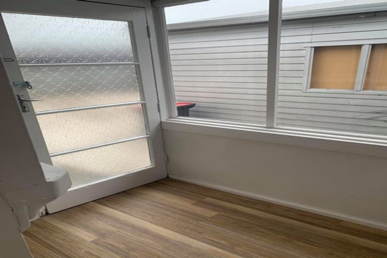 Photo of property in 61 Palmers Road, New Brighton, Christchurch, 8083