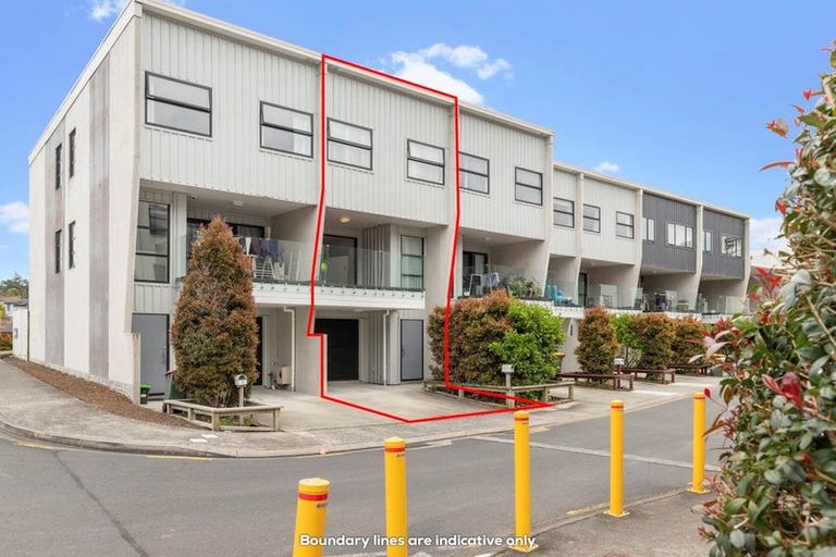 Photo of property in 3/5 Perekia Street, Albany, Auckland, 0632