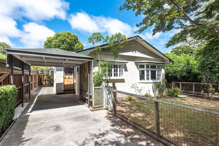 Photo of property in 16 Ford Road, Opawa, Christchurch, 8023