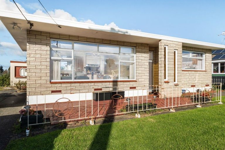 Photo of property in 16 Carisbrooke Street, Katikati, 3129